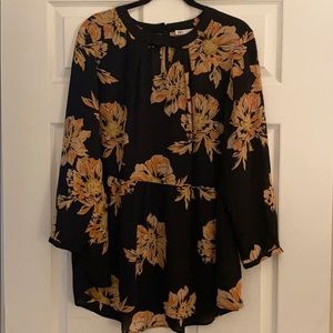 Darling DR2 blouse with cut out neck details